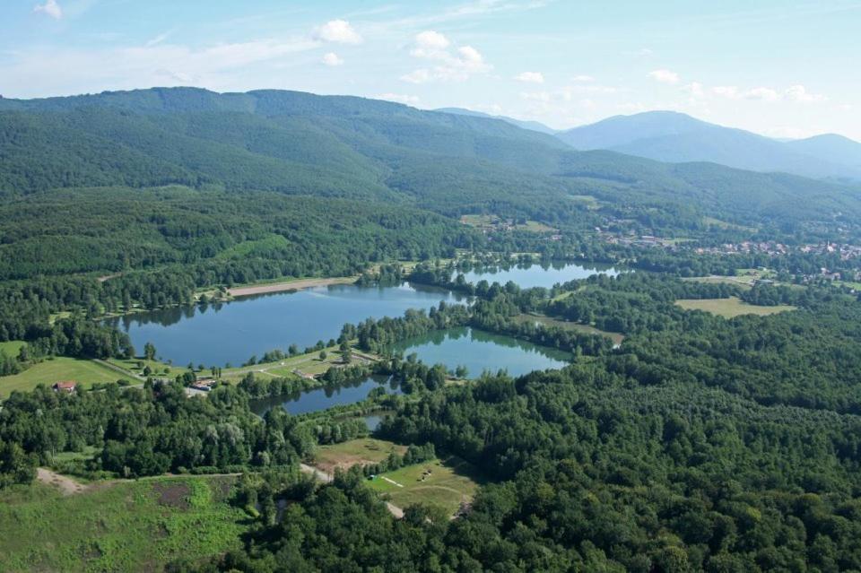 Camping Les Ballastieres - Vosges Du Sud Hotel Champagney Buitenkant foto